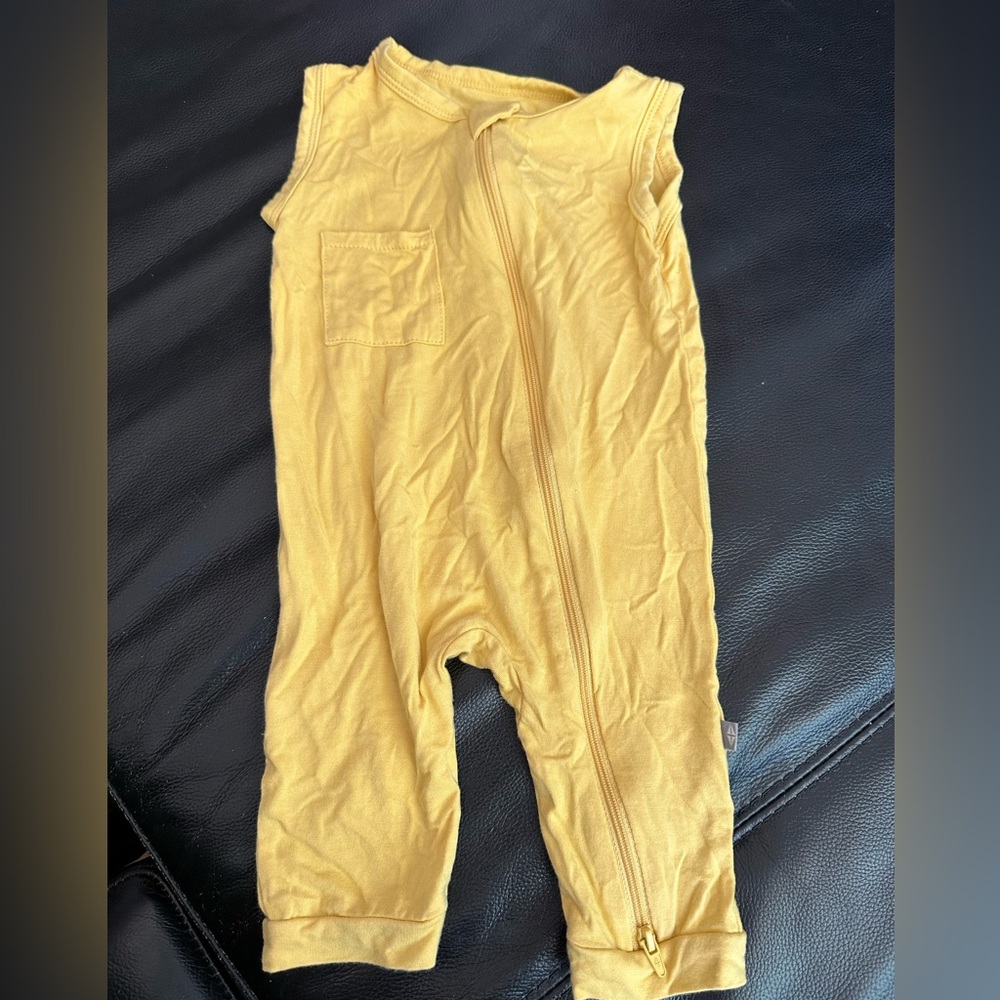 Sleeveless zip romper 6-12 butter